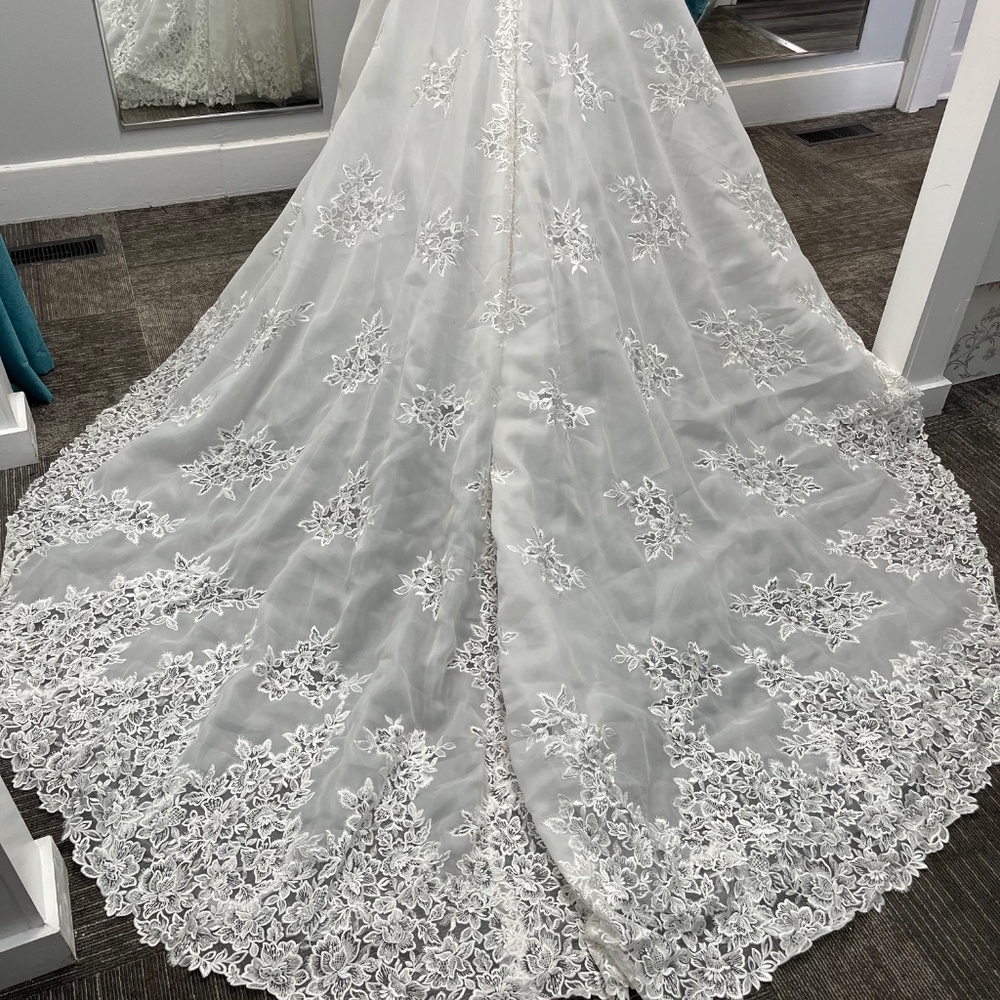 Dress - Picture 9 of 11